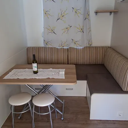 مكان تخييم Laguna Village 2*